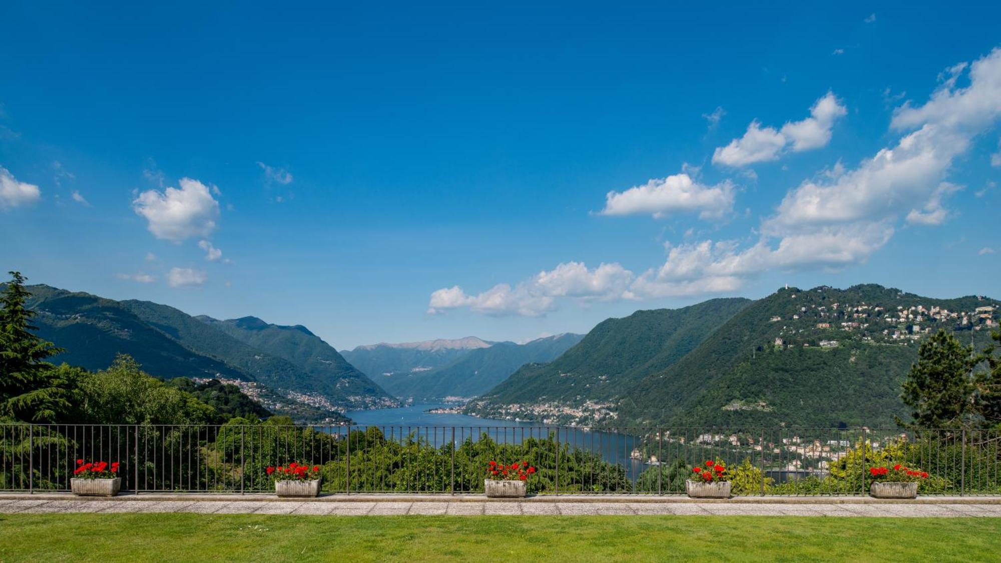 Alex'S Luxury Lake View Apt Pool And Tennis Como Exterior photo