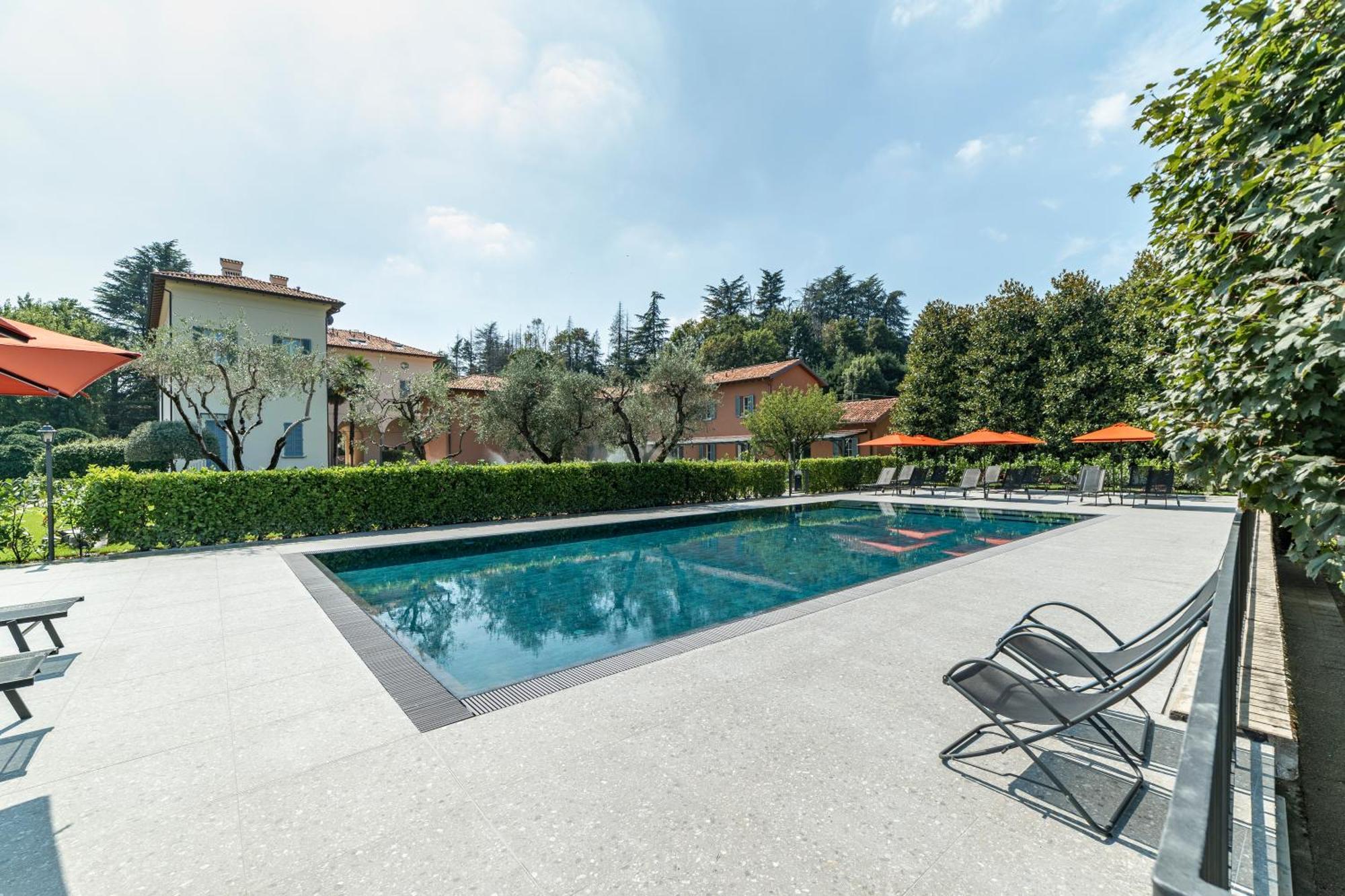 Alex'S Luxury Lake View Apt Pool And Tennis Como Exterior photo