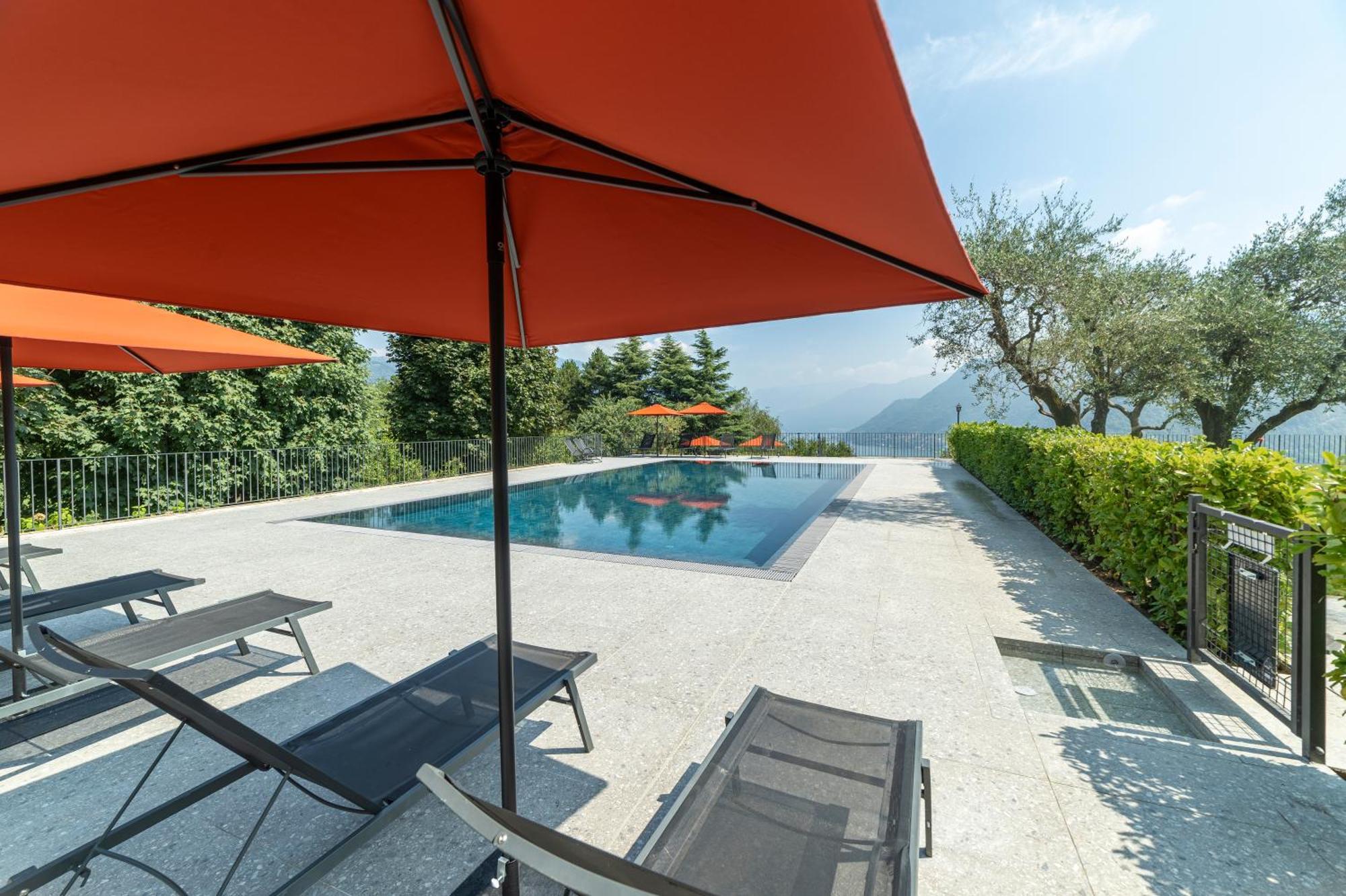 Alex'S Luxury Lake View Apt Pool And Tennis Como Exterior photo