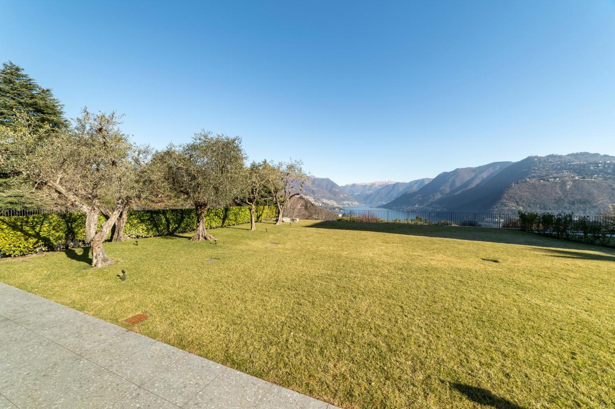 Alex'S Luxury Lake View Apt Pool And Tennis Como Exterior photo